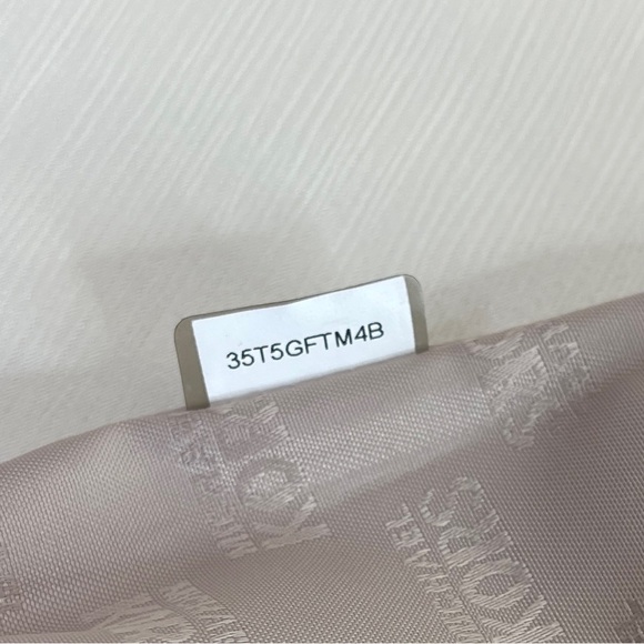 Michael Kors Women’s Small Clutch/Bag - Picture 12 of 17